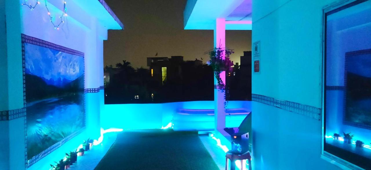 Cupidtrails Backpacker'S Penthouse Hotel กูวาฮาติ ภายนอก รูปภาพ